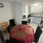 Apartment Maison Neuve Chaleureuse Pour 1 A 4 Personnes *